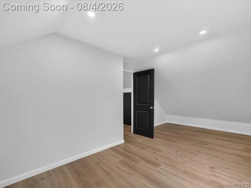 25627 Princeton Street Dearborn Heights City, MI 48125