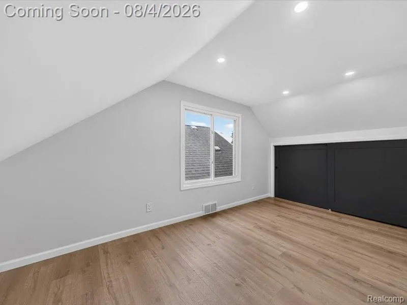 25627 Princeton Street Dearborn Heights City, MI 48125