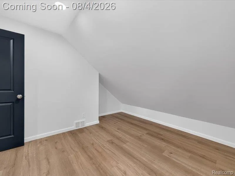 25627 Princeton Street Dearborn Heights City, MI 48125