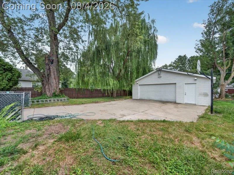25627 Princeton Street Dearborn Heights City, MI 48125
