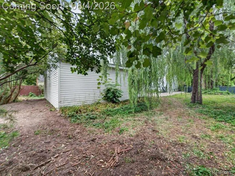 25627 Princeton Street Dearborn Heights City, MI 48125