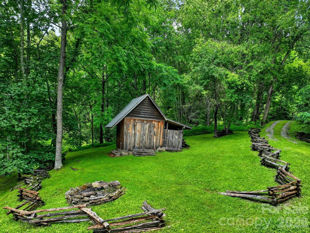 142 Marquis Lane Waynesville, NC 28785