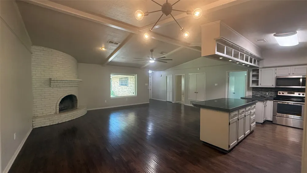 106 E Fairway Drive Hideaway, TX 75771