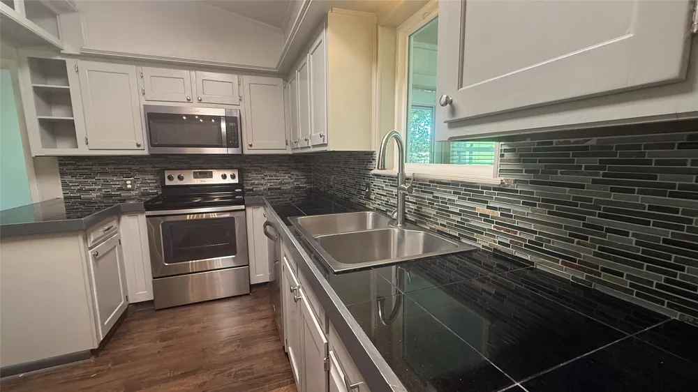 106 E Fairway Drive Hideaway, TX 75771