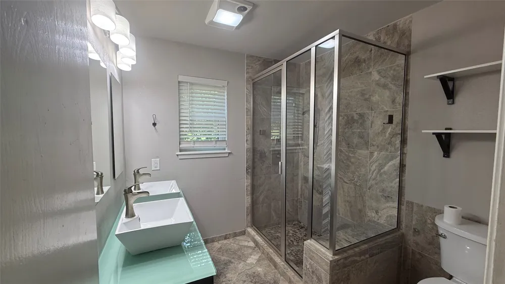 106 E Fairway Drive Hideaway, TX 75771