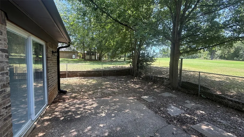 106 E Fairway Drive Hideaway, TX 75771