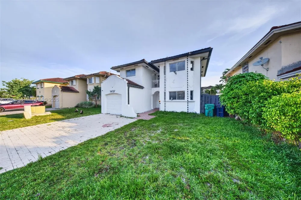 14137 SW 164th Ter Miami, FL 33177