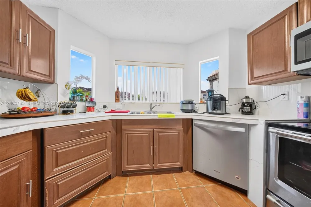 14137 SW 164th Ter Miami, FL 33177