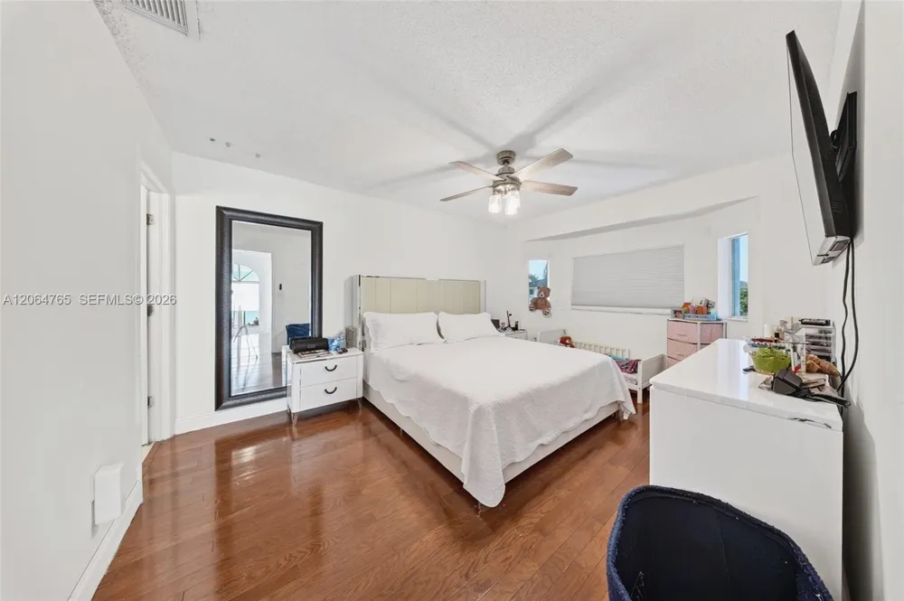 14137 SW 164th Ter Miami, FL 33177