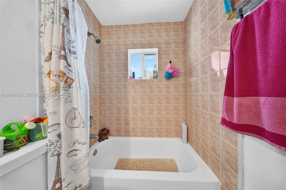 14137 SW 164th Ter Miami, FL 33177