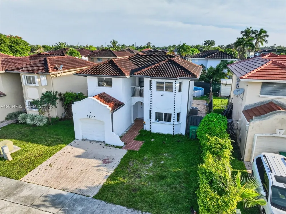 14137 SW 164th Ter Miami, FL 33177