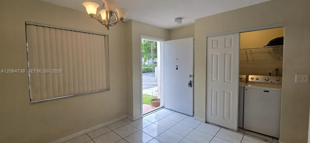 9092 NW 40th St #4 Coral Springs, FL 33065