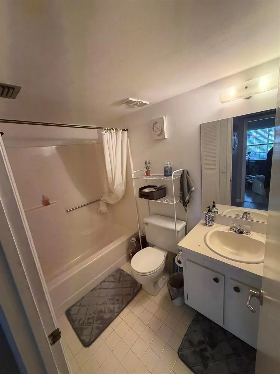 7161 Golf Colony Court #201 Lake Worth, FL 33467