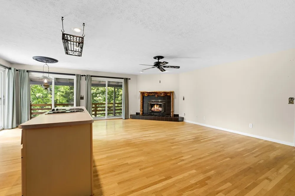 27 Dogwood Hollar Lane Hayesville, NC 28904