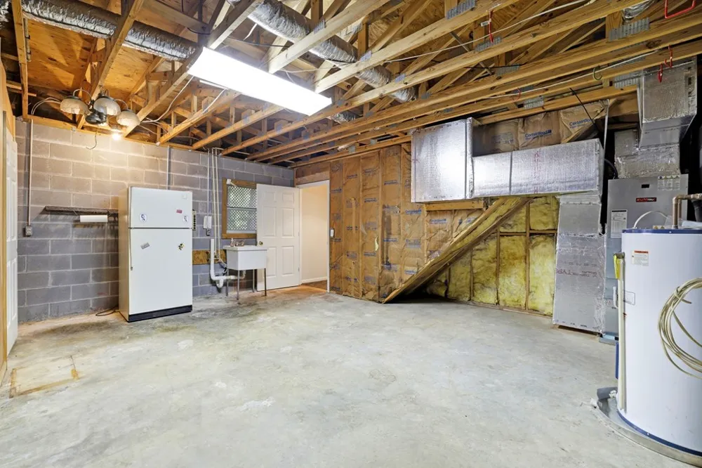 27 Dogwood Hollar Lane Hayesville, NC 28904