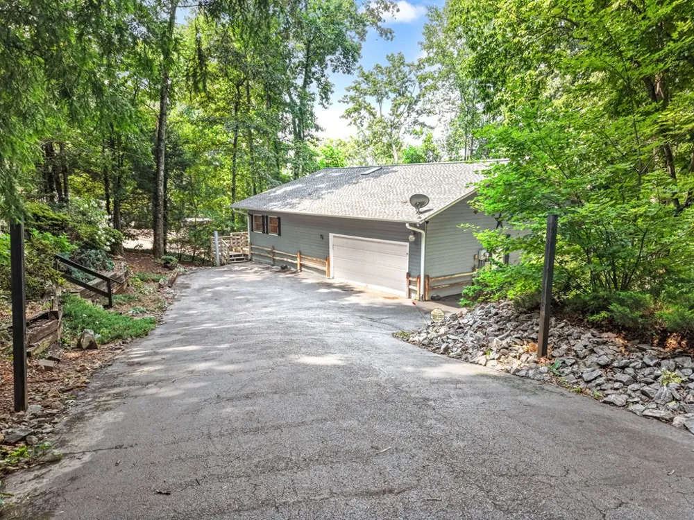 27 Dogwood Hollar Lane Hayesville, NC 28904