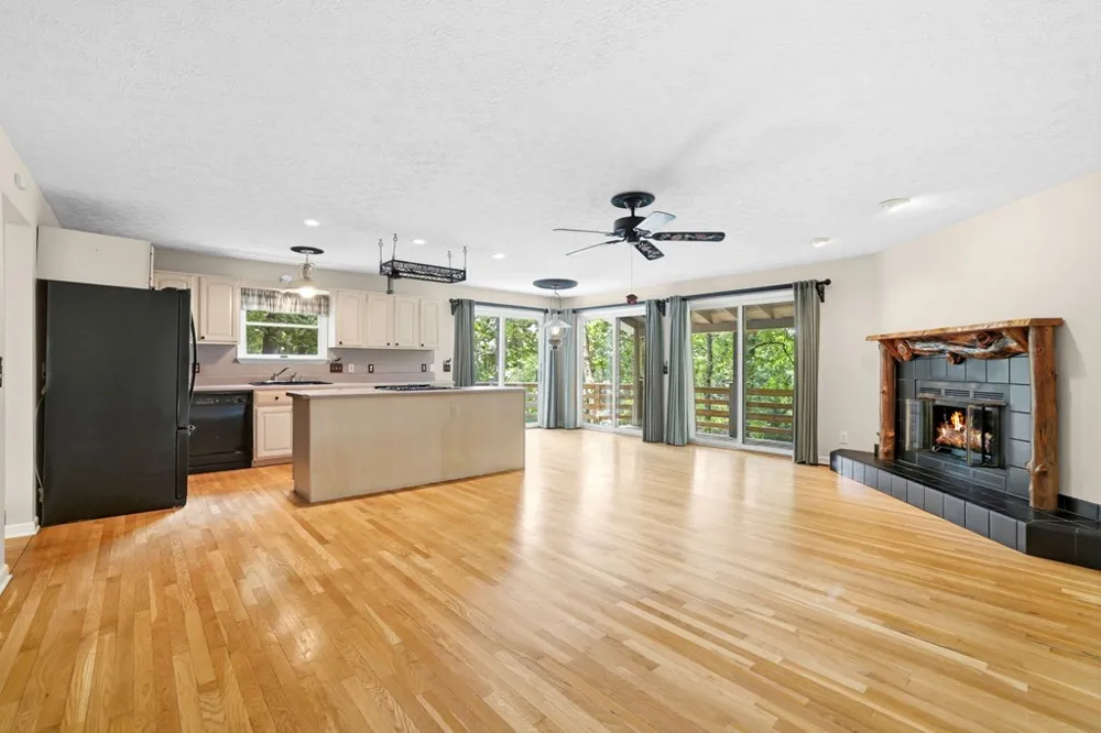 27 Dogwood Hollar Lane Hayesville, NC 28904