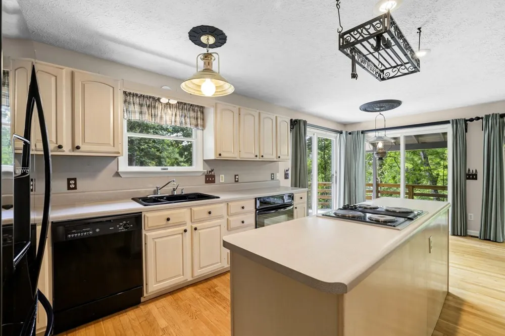 27 Dogwood Hollar Lane Hayesville, NC 28904