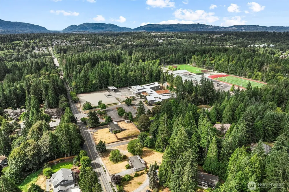 1215 244th Avenue NE Sammamish, WA 98074