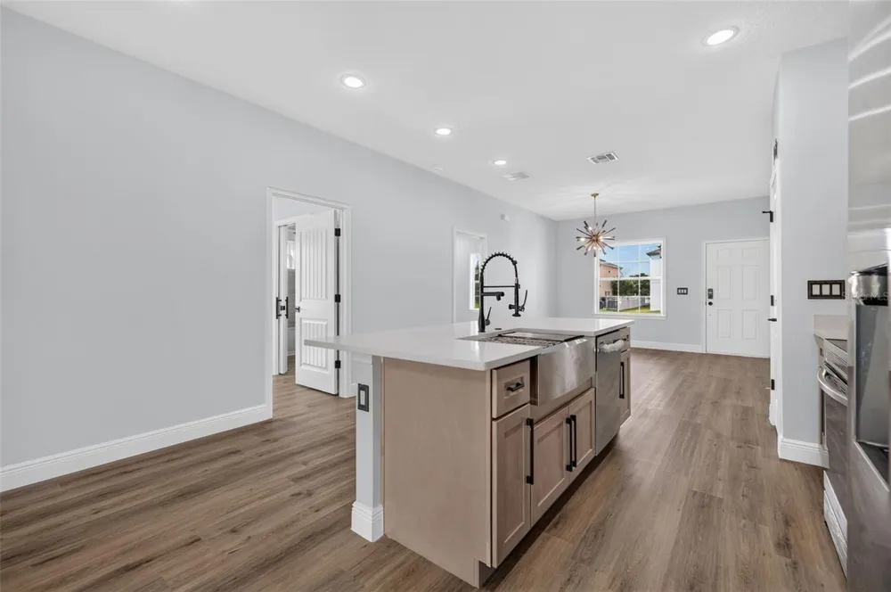 1854 SUPERIOR COURT Poinciana, FL 34759