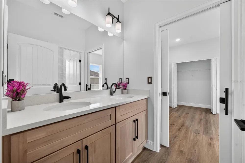 1854 SUPERIOR COURT Poinciana, FL 34759