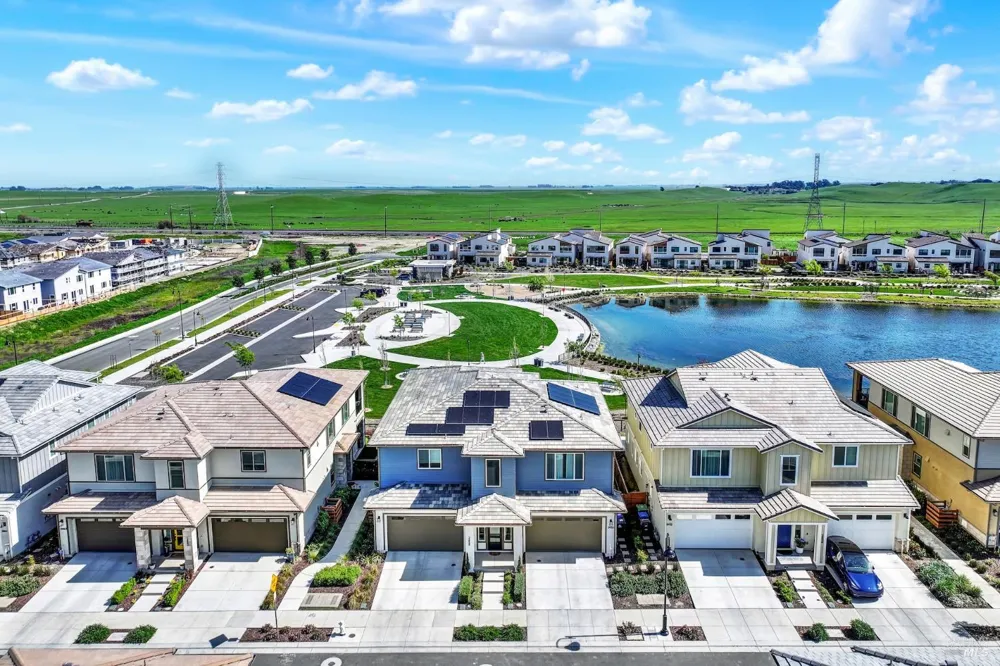 2456 Shore Vista Fairfield, CA 94533