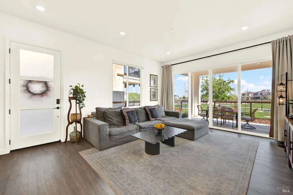 2456 Shore Vista Fairfield, CA 94533