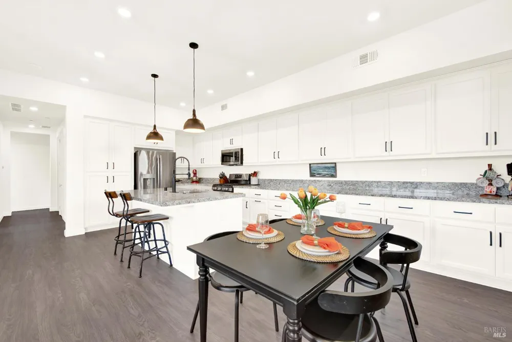 2456 Shore Vista Fairfield, CA 94533
