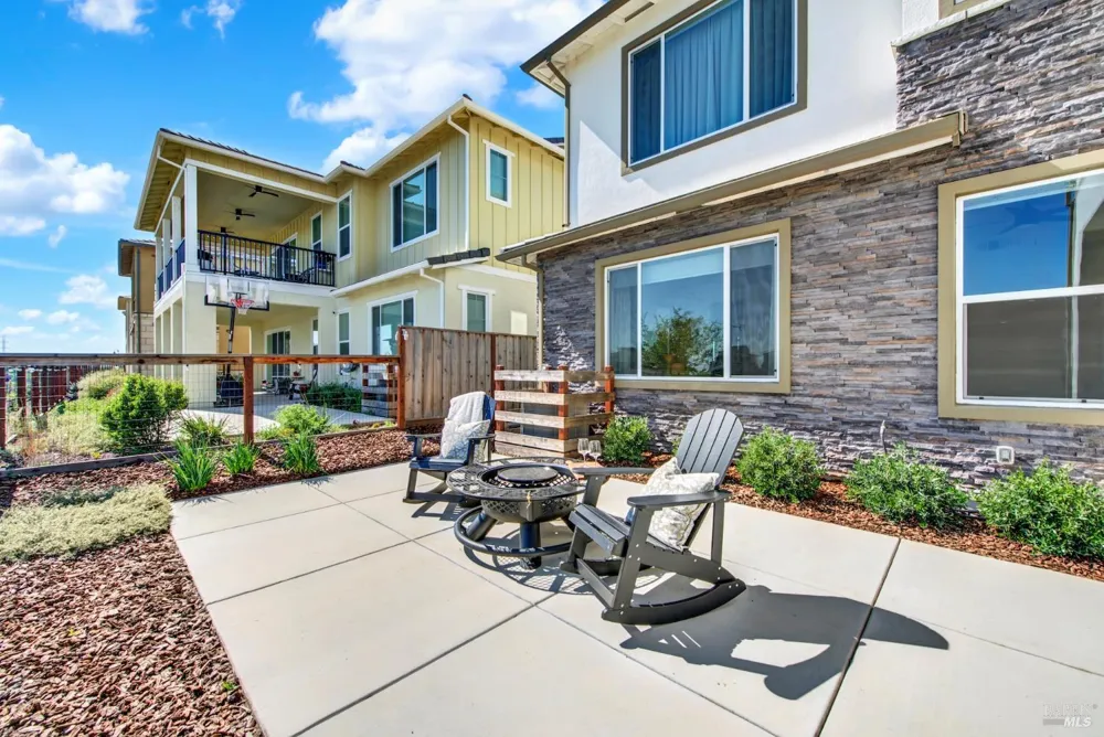 2456 Shore Vista Fairfield, CA 94533