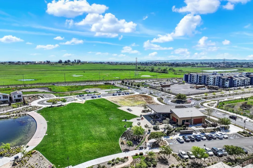 2456 Shore Vista Fairfield, CA 94533