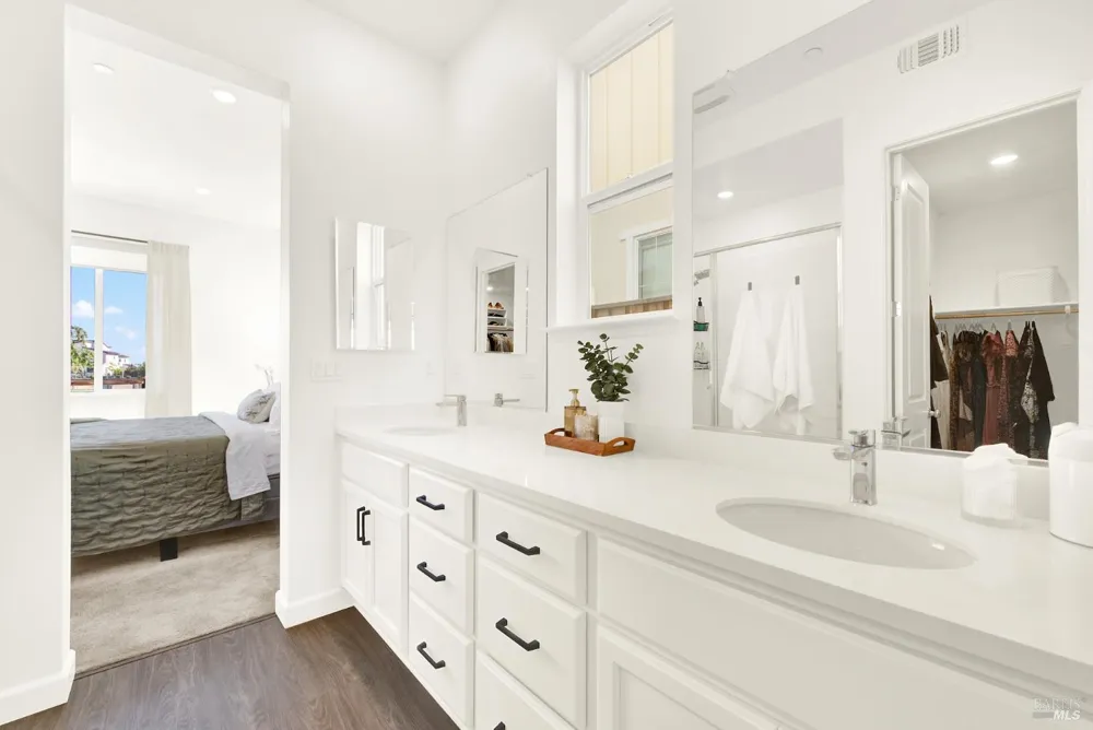 2456 Shore Vista Fairfield, CA 94533