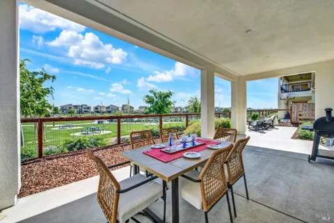 2456 Shore Vista