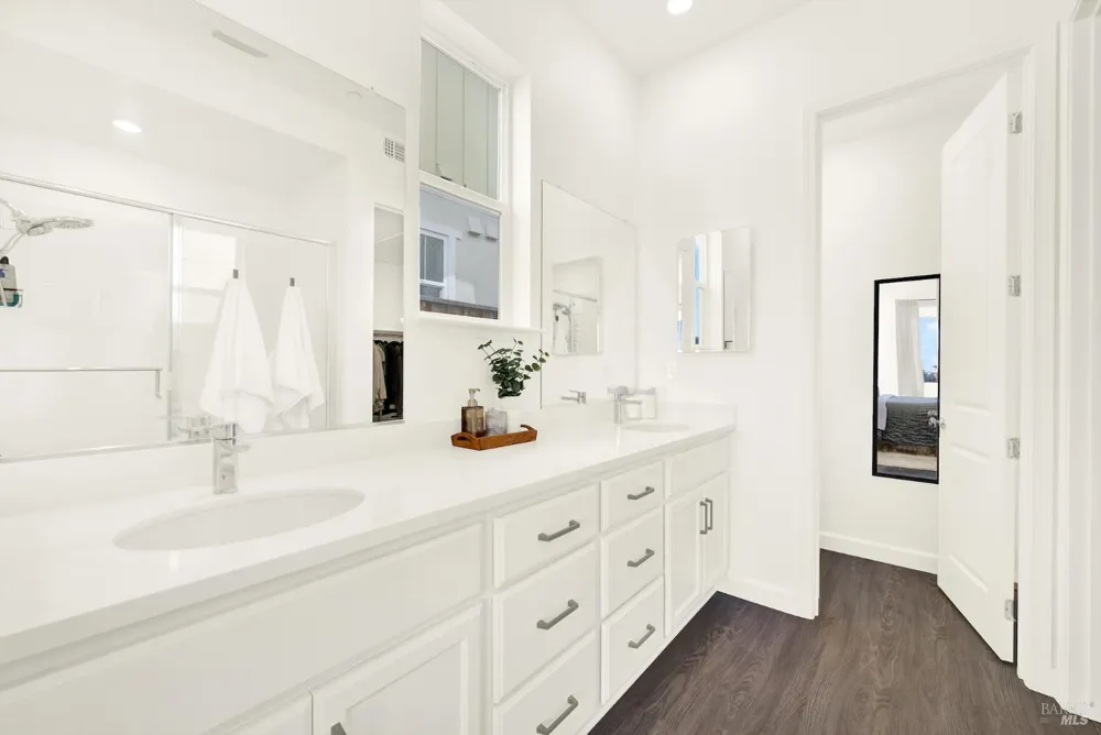 2456 Shore Vista Fairfield, CA 94533