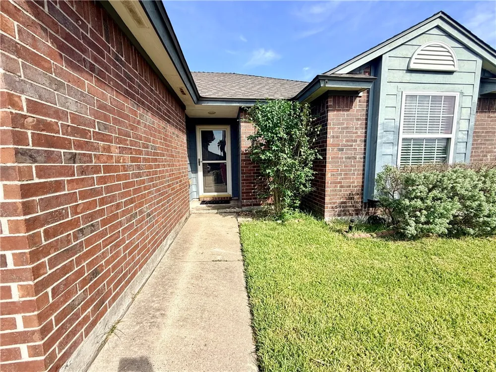 1210 Sacramento Portland, TX 78374