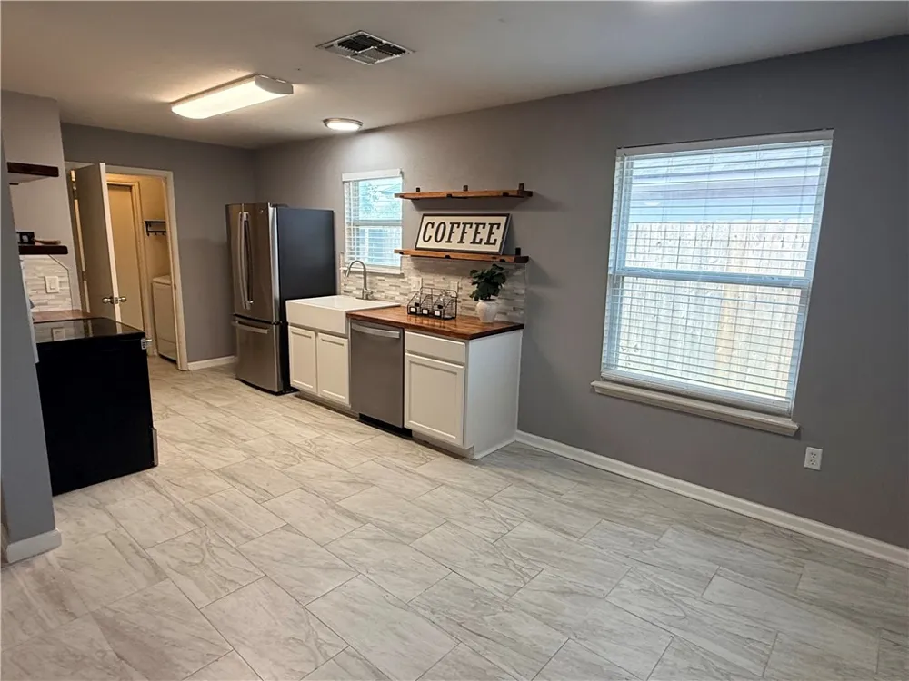 1210 Sacramento Portland, TX 78374