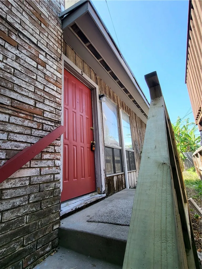 5832 Alameda Street #D Corpus Christi, TX 78412