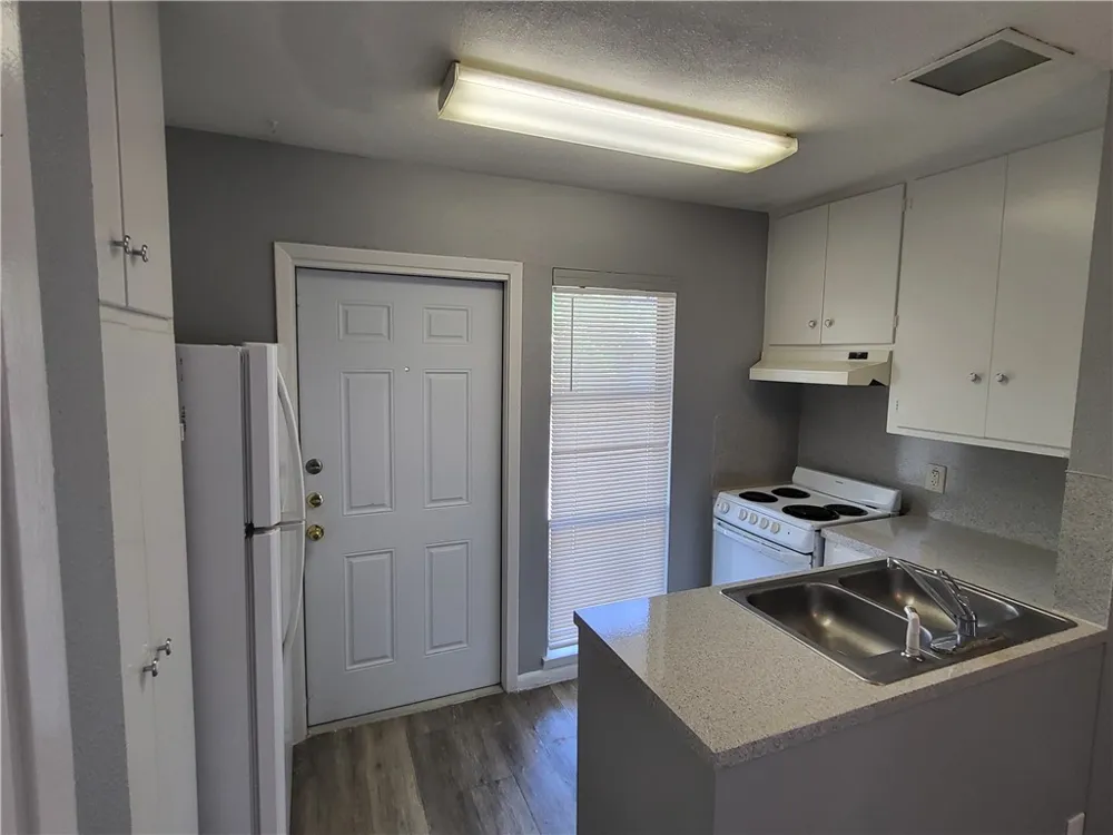 5832 Alameda Street #D Corpus Christi, TX 78412