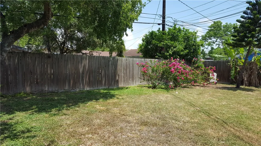 5832 Alameda Street #D Corpus Christi, TX 78412