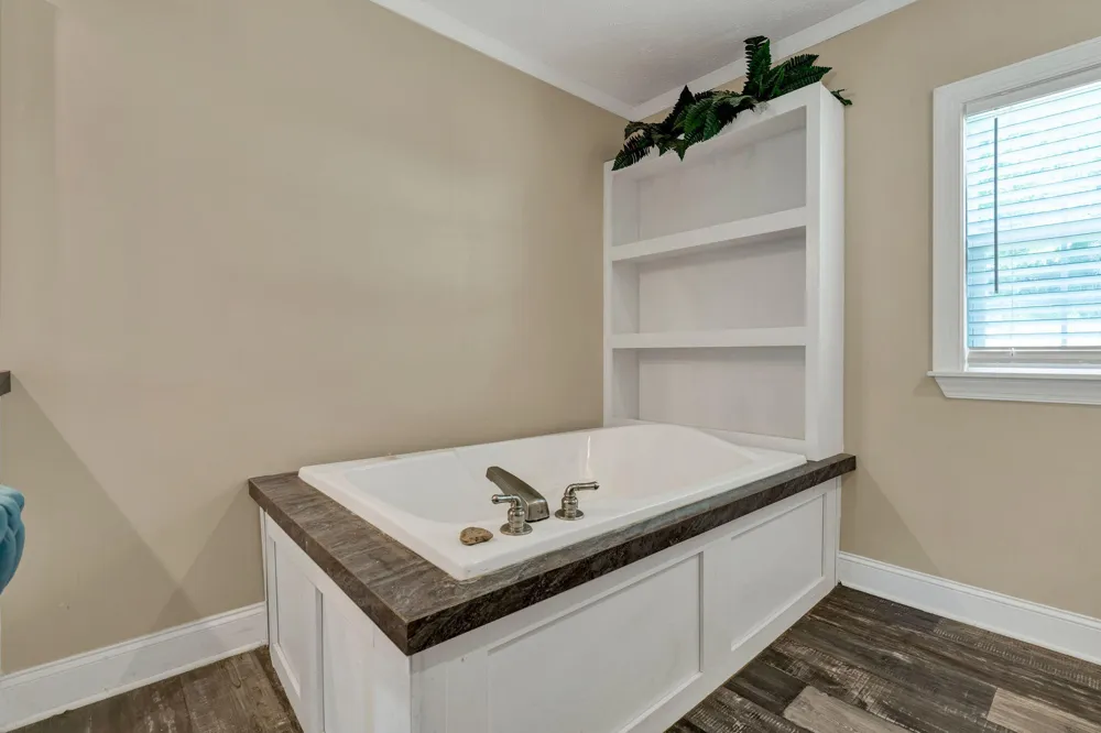 326 Mcclure Road Benton, TN 37307