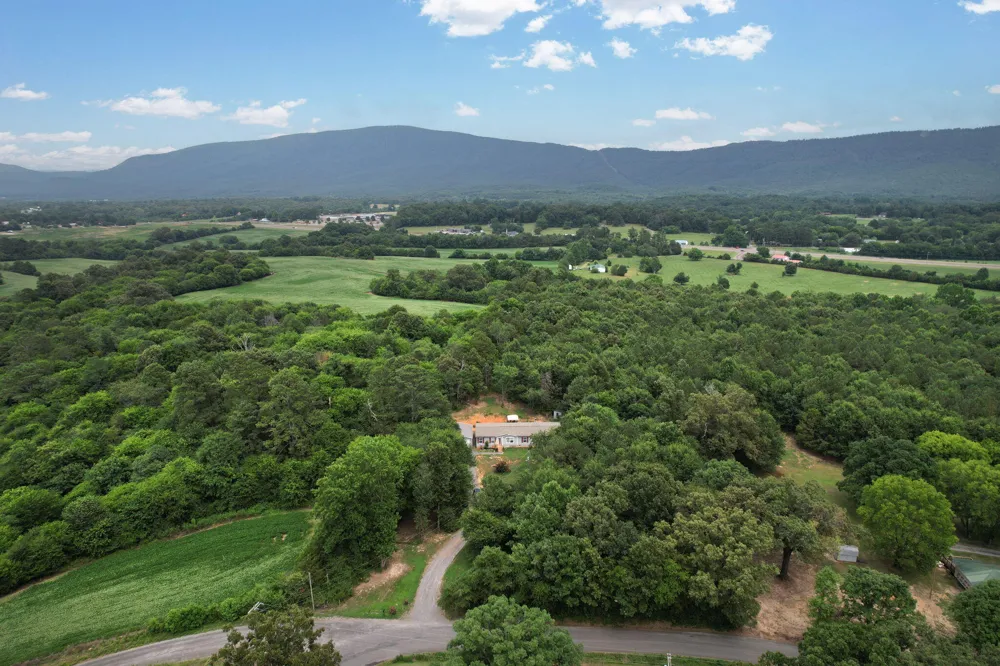 326 Mcclure Road Benton, TN 37307