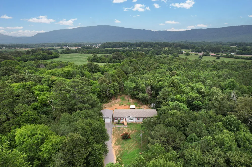 326 Mcclure Road Benton, TN 37307