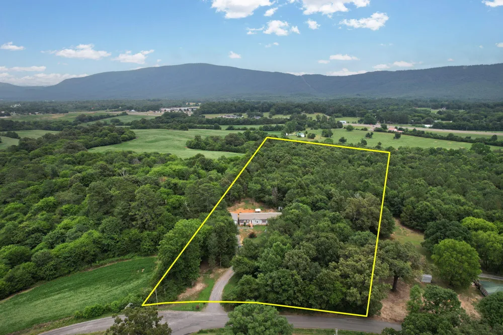 326 Mcclure Road Benton, TN 37307