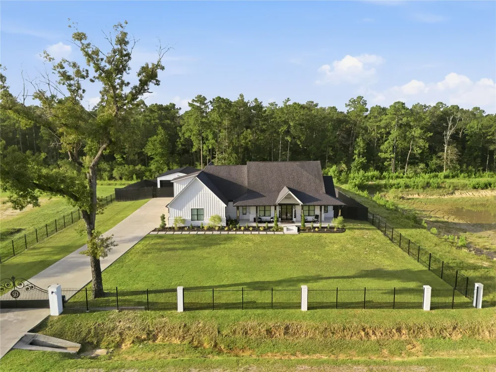 6830 Empire Way Lumberton, TX 77657