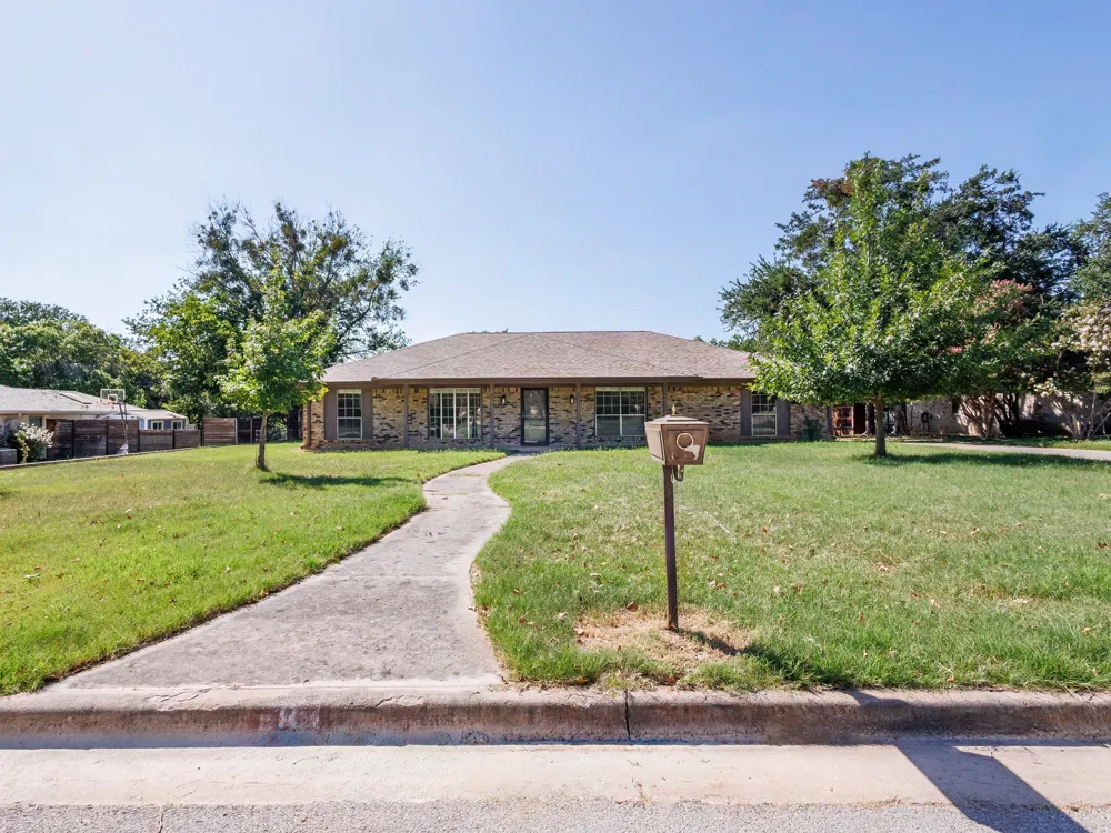 8 Canyon Creek Drive Brownwood, TX 76801