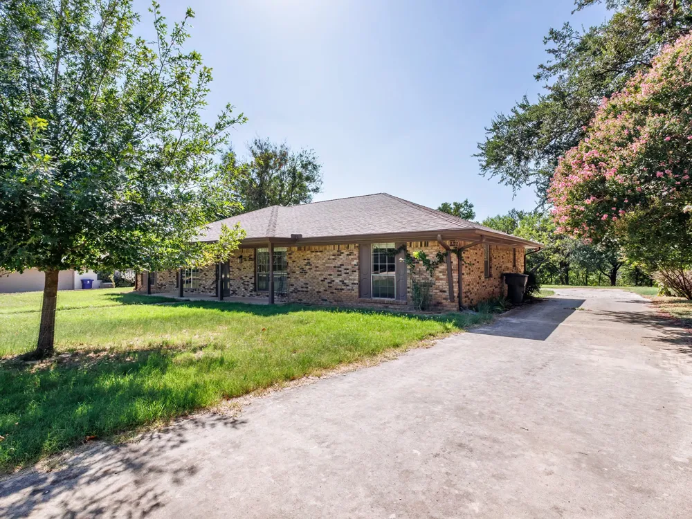 8 Canyon Creek Drive Brownwood, TX 76801
