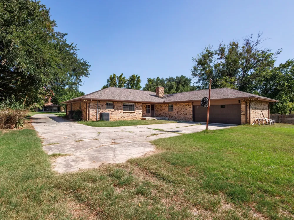8 Canyon Creek Drive Brownwood, TX 76801