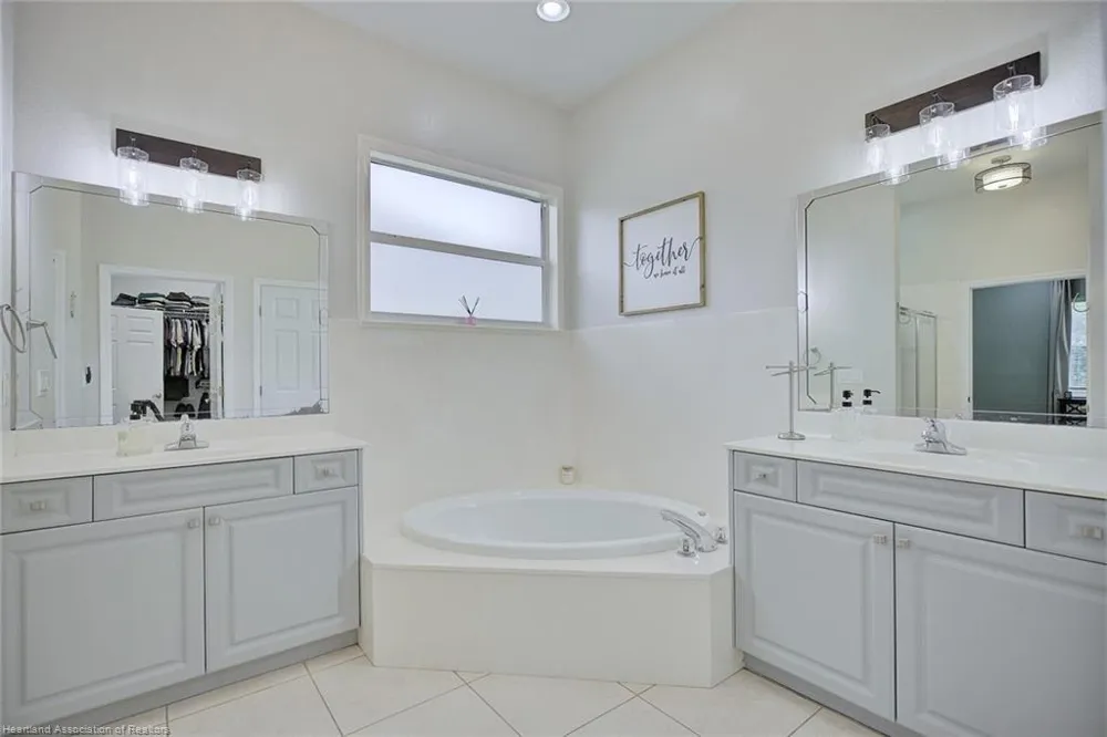 188 HUNTLEY OAKS BOULEVARD Lake Placid, FL 33852
