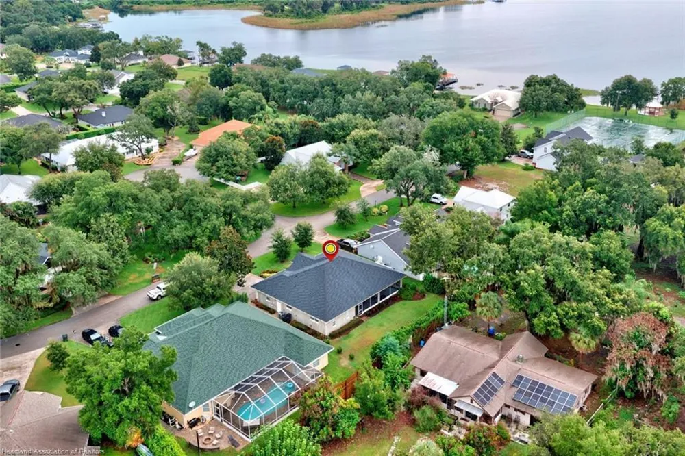 188 HUNTLEY OAKS BOULEVARD Lake Placid, FL 33852