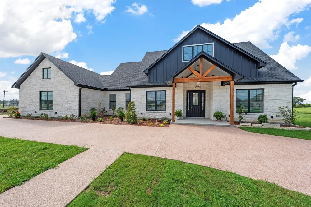 113 Water View Lane Robinson, TX 76706