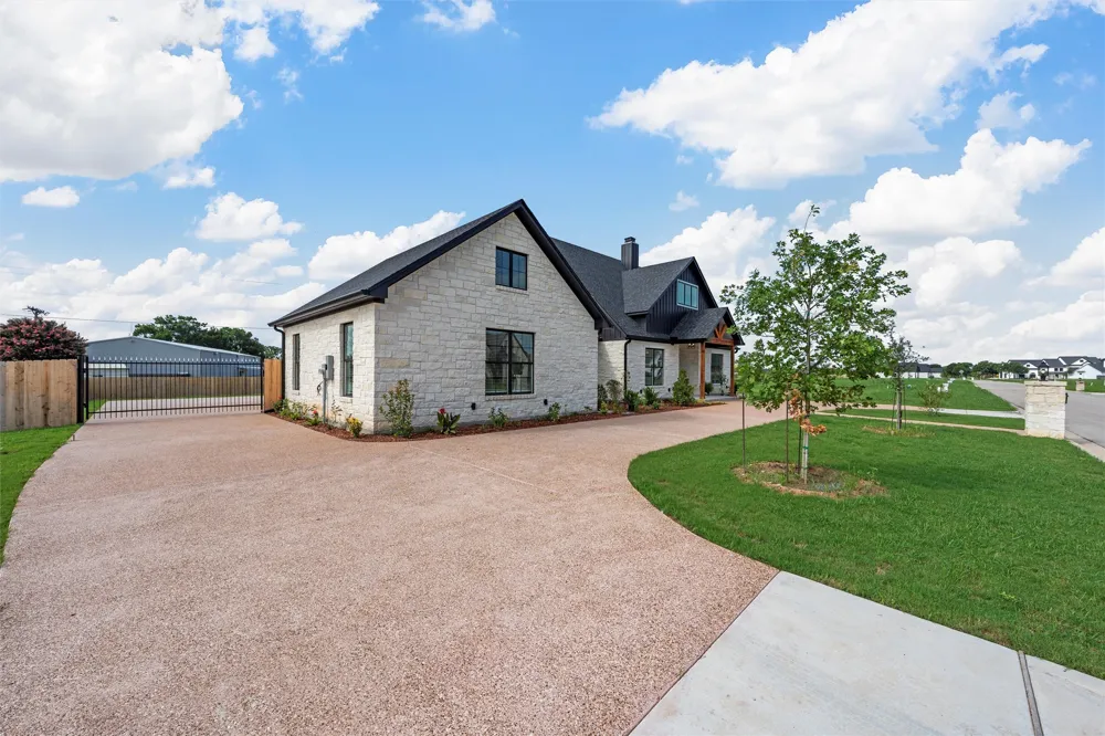 113 Water View Lane Robinson, TX 76706